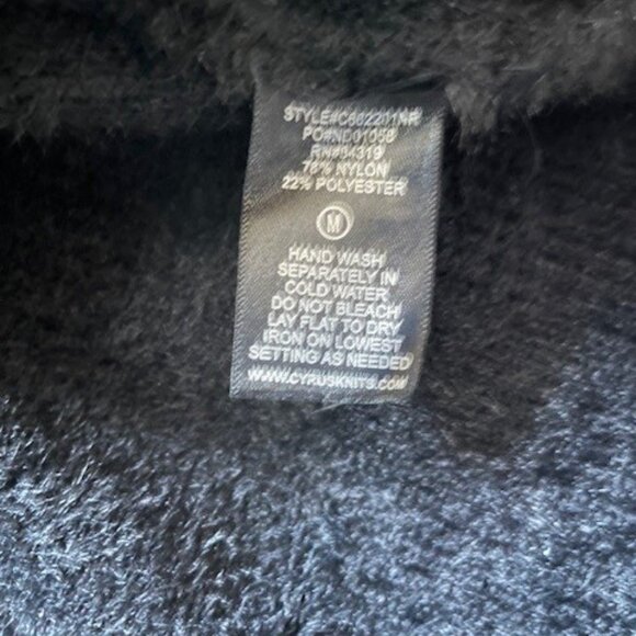 Devotion by Cyrus Eyelash Knit Turtleneck sweater - Picture 5 of 6